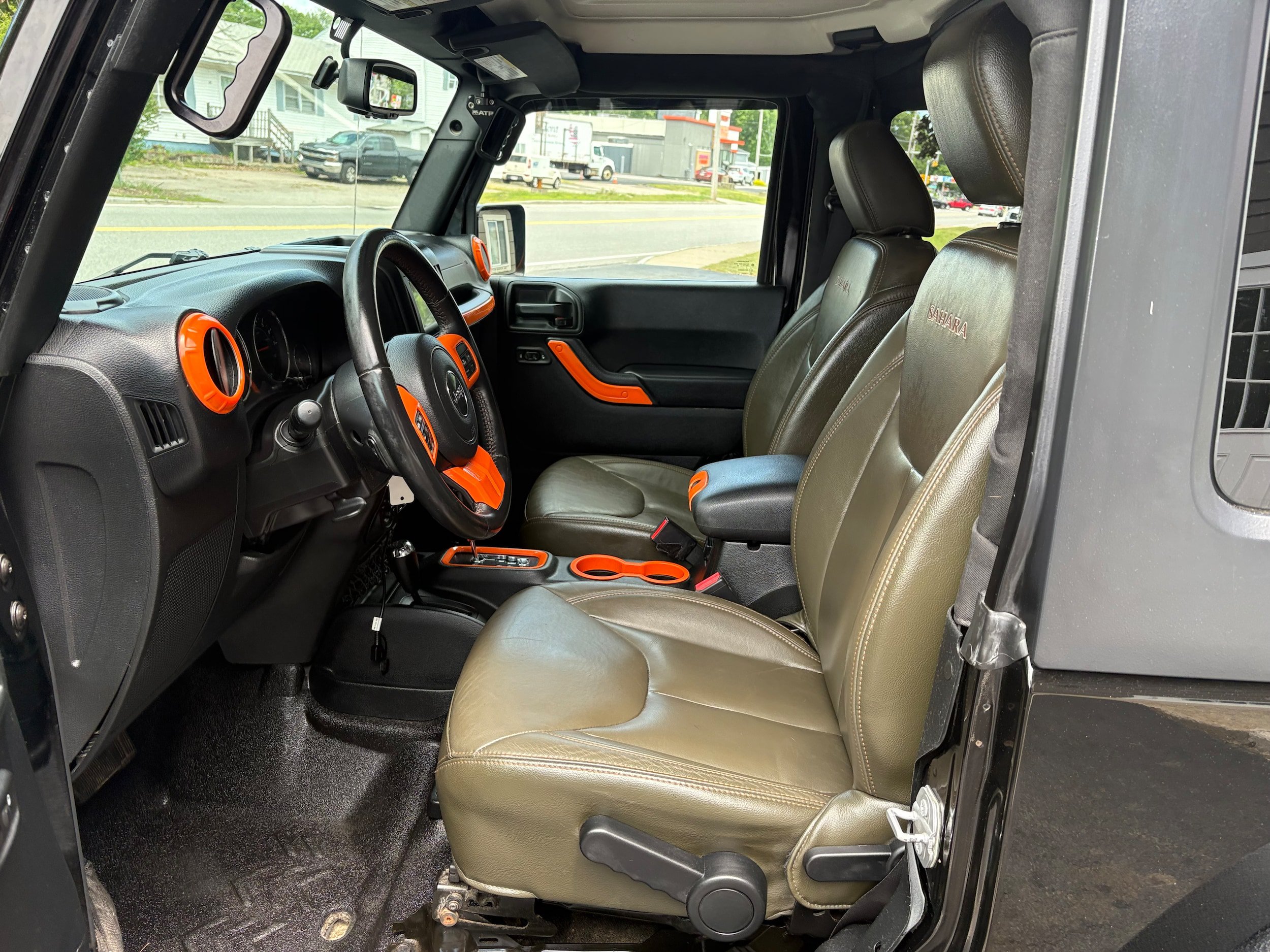 Used 2017 Jeep Wrangler Sahara AWD/4WD image 17