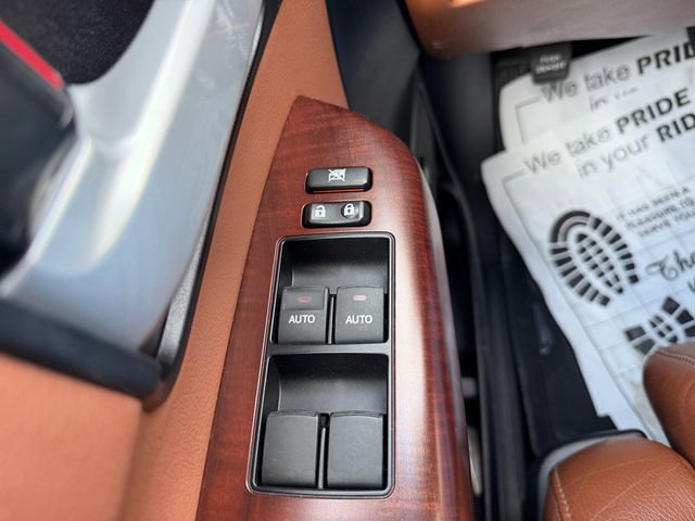 Used 2014 Toyota Sequoia Platinum image 18