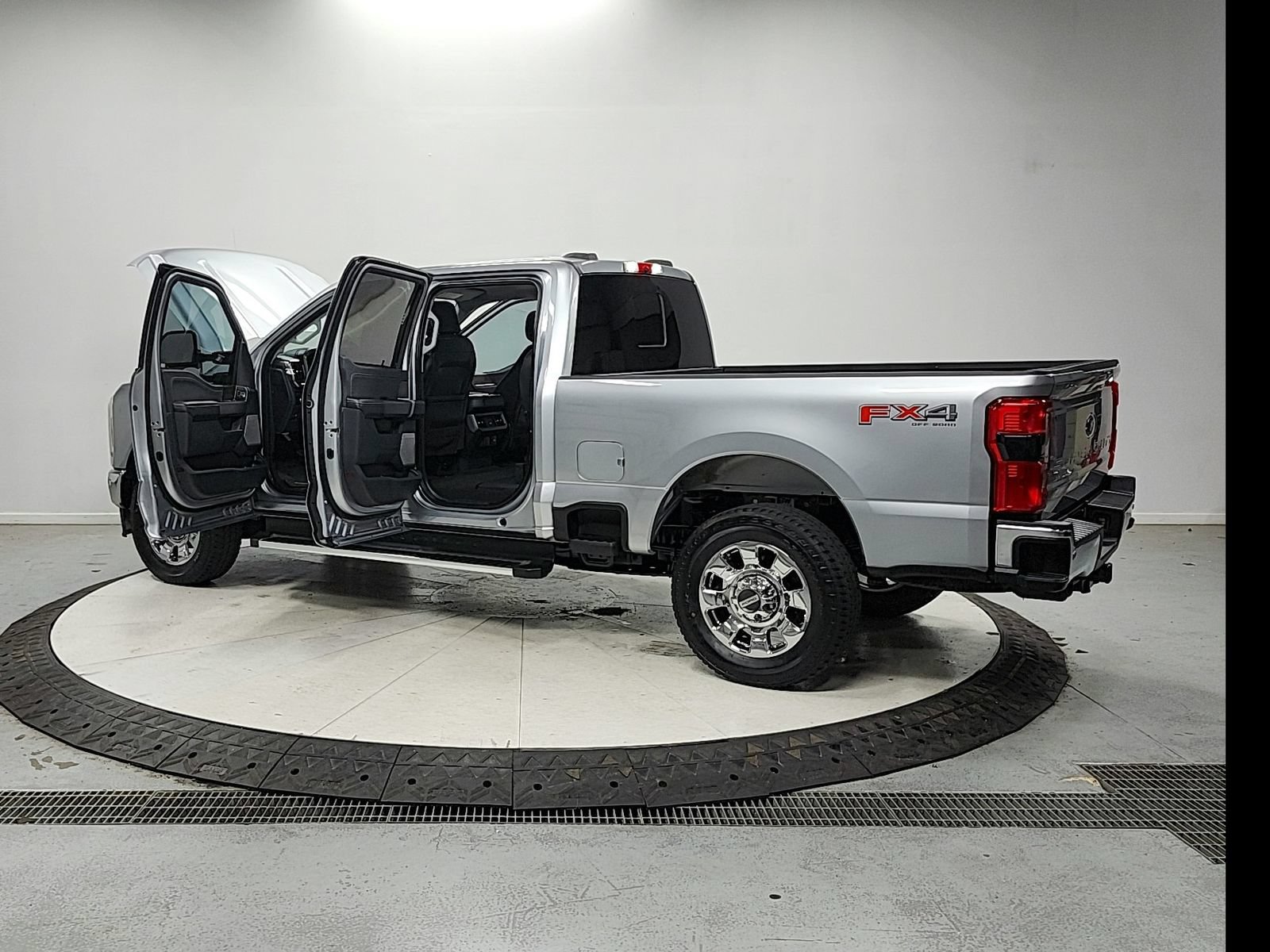 Used 2023 Ford F250 Lariat w/ Chrome Package AWD/4WD image 14