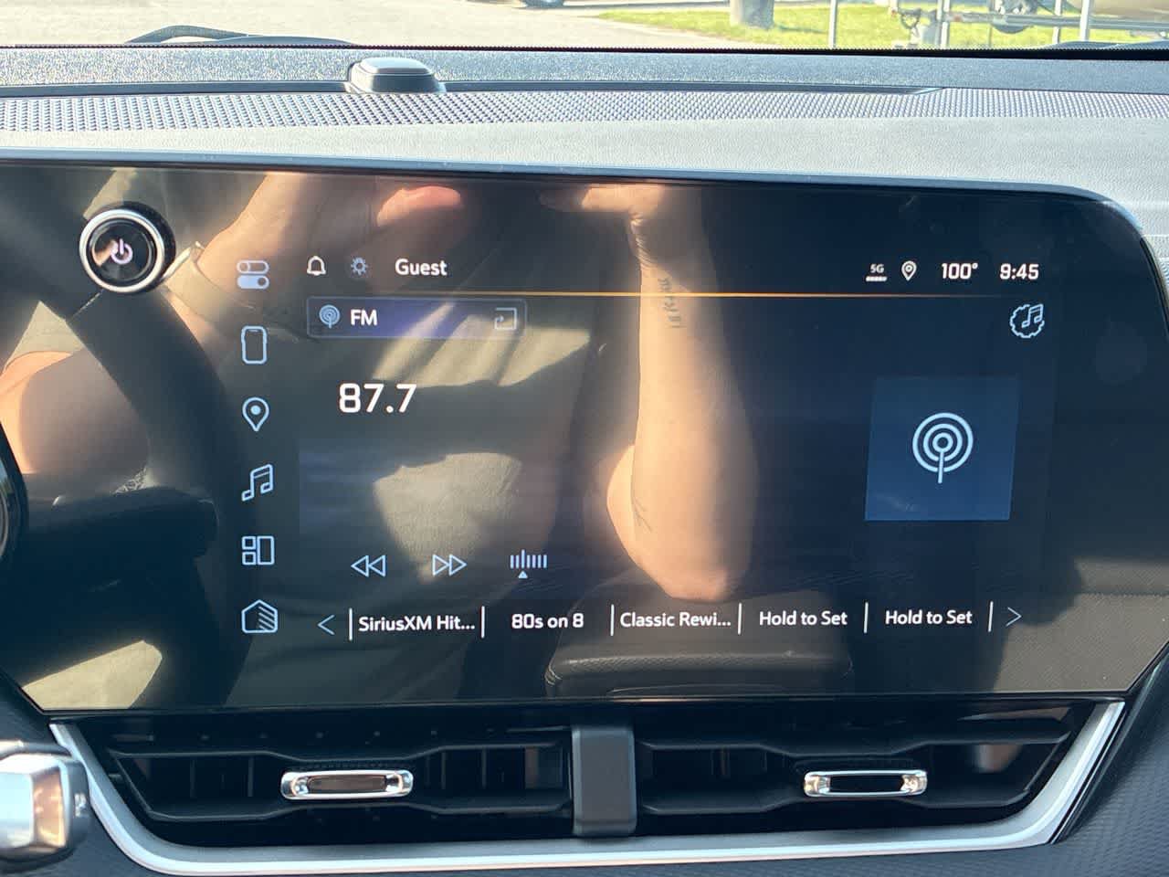 New 2027 Chevrolet Equinox LT w/ Convenience Package II FWD image 13