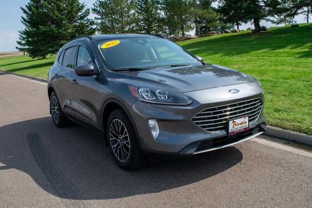 Used 2022 Ford Escape Titanium w/ Class II Trailer Tow Package FWD image 8