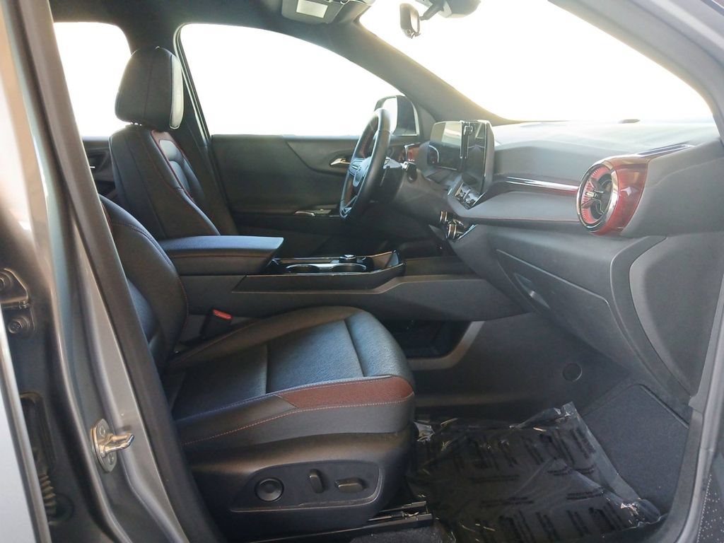 Used 2025 Chevrolet Equinox RS w/ Safety and Technology Package AWD/4WD image 15