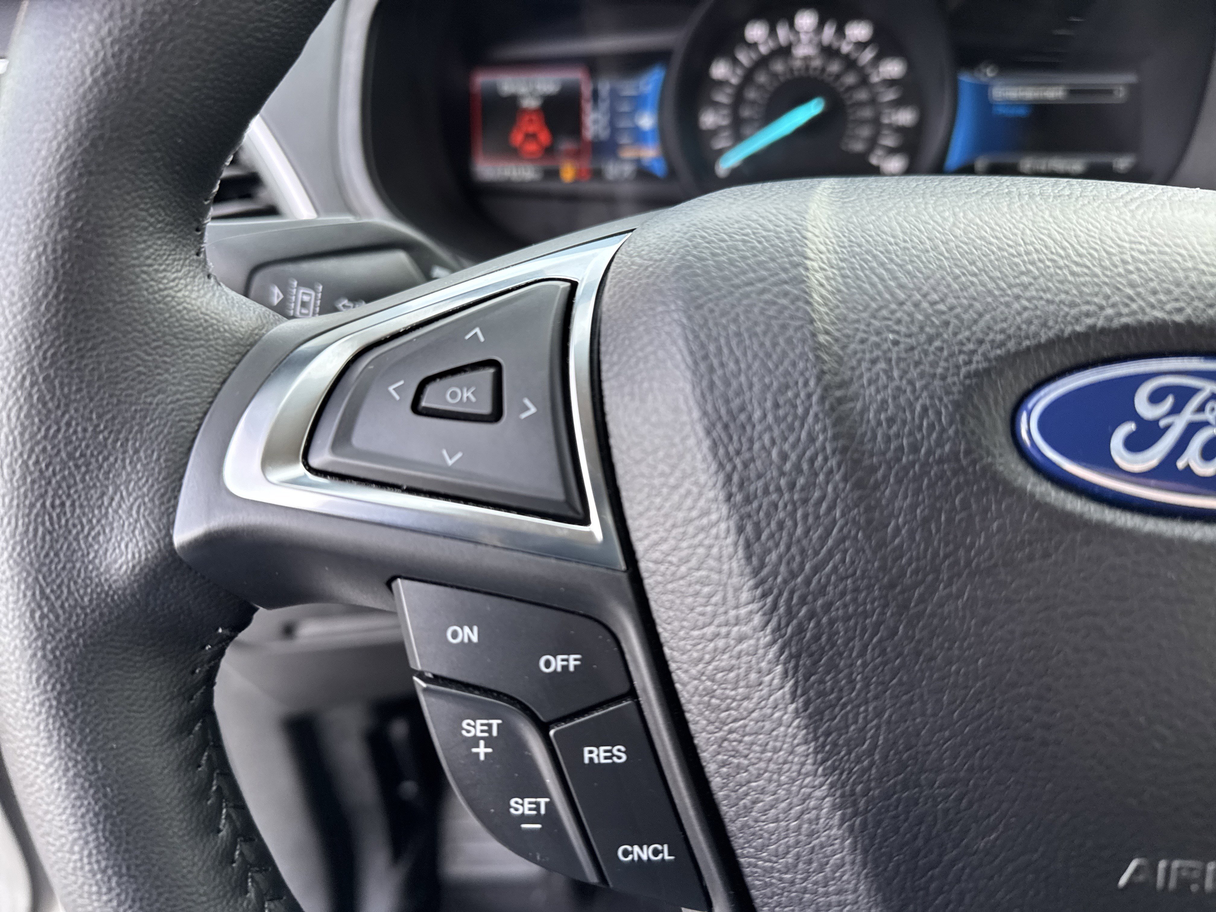 Used 2024 Ford Edge SEL image 30