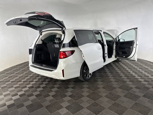 Certified 2026 Honda Odyssey Elite image 18