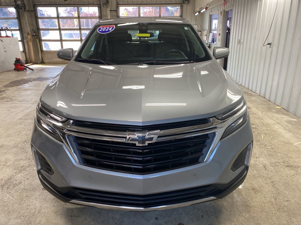 Used 2024 Chevrolet Equinox LT w/ LPO, Floor Liner Package image 5