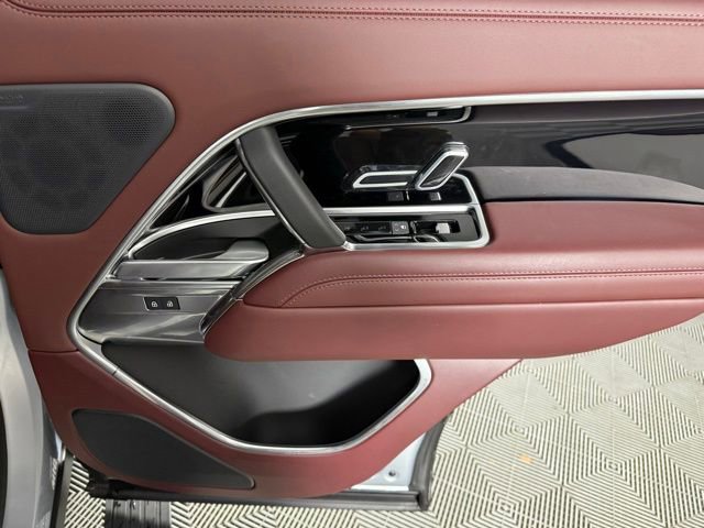 New 2025 Land Rover Range Rover SE image 32