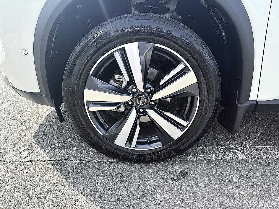 Certified 2022 Nissan Rogue SL w/ SL Premium Package image 9