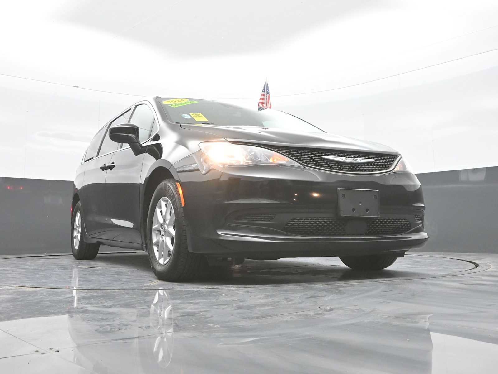 Used 2024 Chrysler Voyager LX FWD image 36