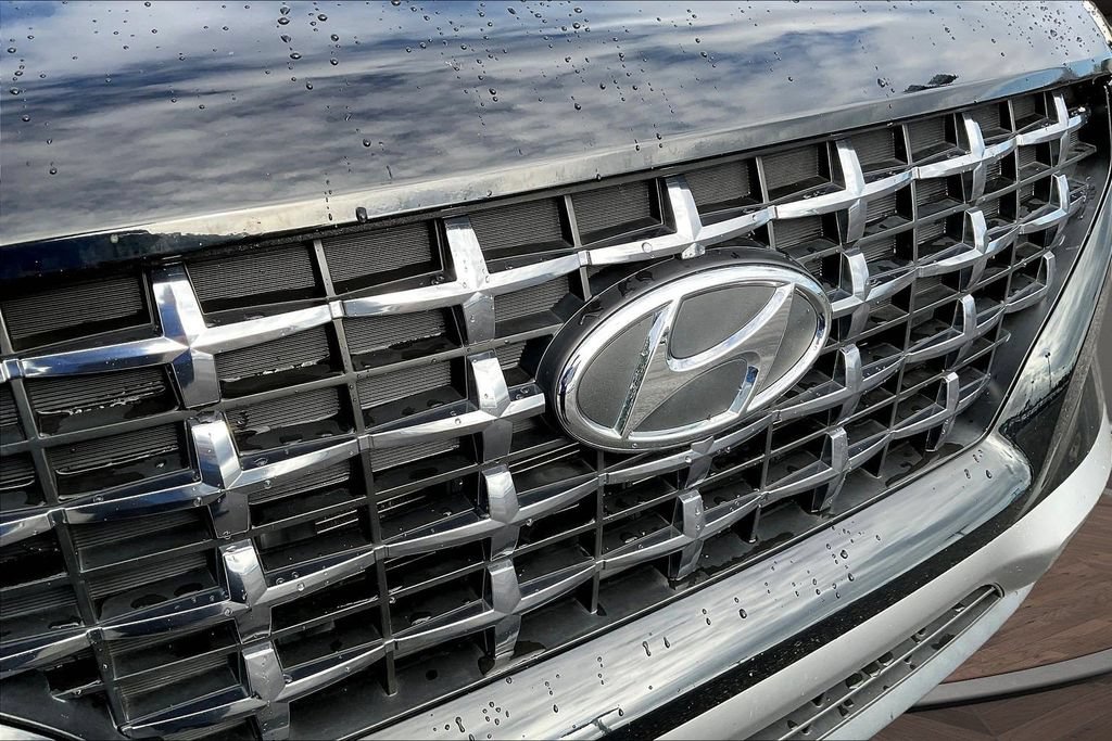 Used 2022 Hyundai Venue SEL FWD image 35