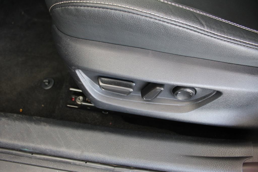 Used 2025 Toyota Camry SE FWD image 25