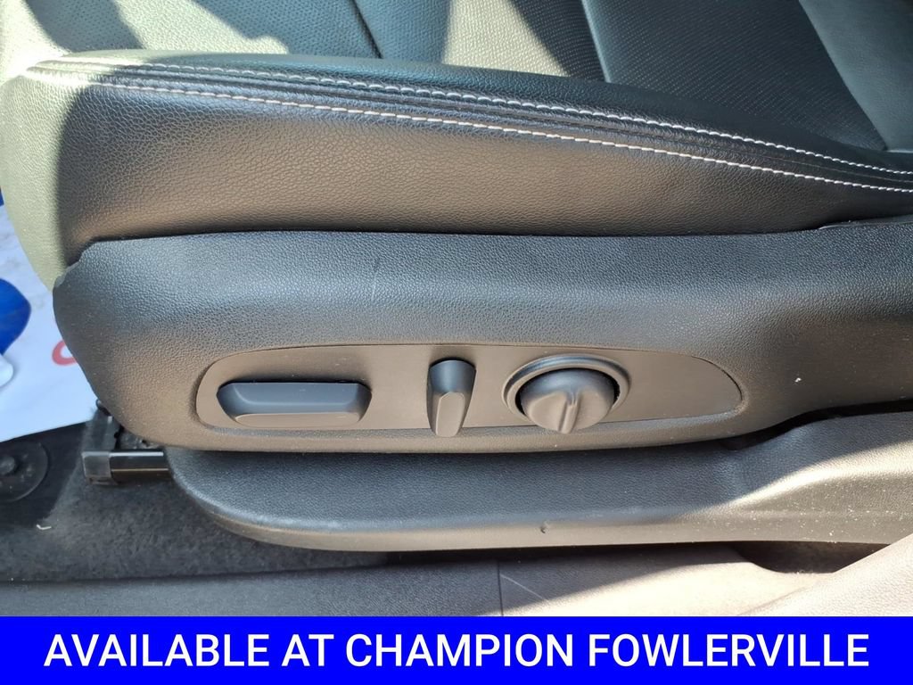 Used 2024 GMC Terrain SLT AWD/4WD image 18