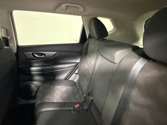 Used 2016 Nissan Rogue SV w/ SV Premium Package image 35