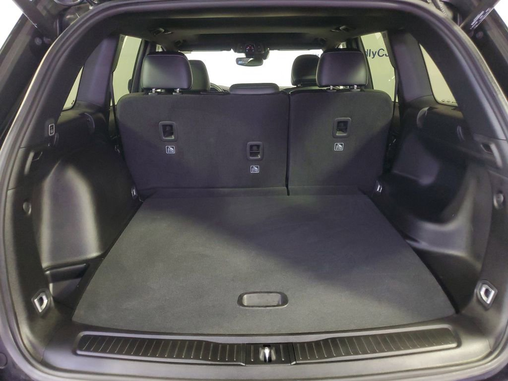 Used 2024 Jeep Grand Cherokee Altitude image 8