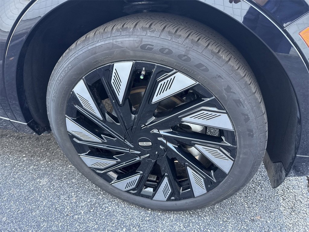 Used 2024 Lincoln Nautilus Reserve w/ Jet Appearance Package (87T) image 13