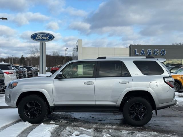 Used 2024 Toyota 4Runner SR5 image 43