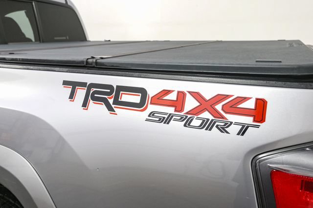 Used 2021 Toyota Tacoma TRD Sport w/ TRD Premium Sport Package AWD/4WD image 8