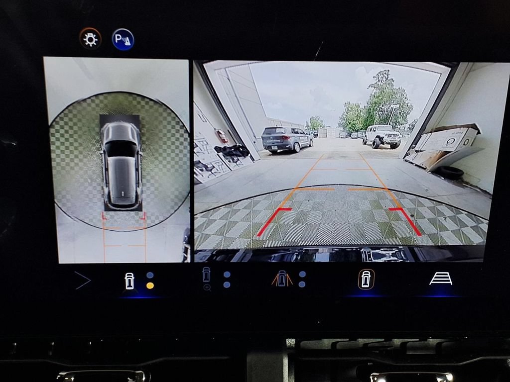 Used 2026 Chevrolet Equinox RS w/ Safety and Technology Package FWD image 14
