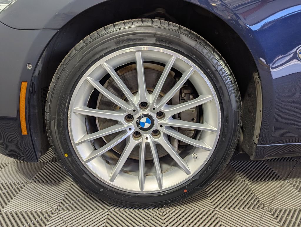 Used 2015 BMW 750Li RWD image 16
