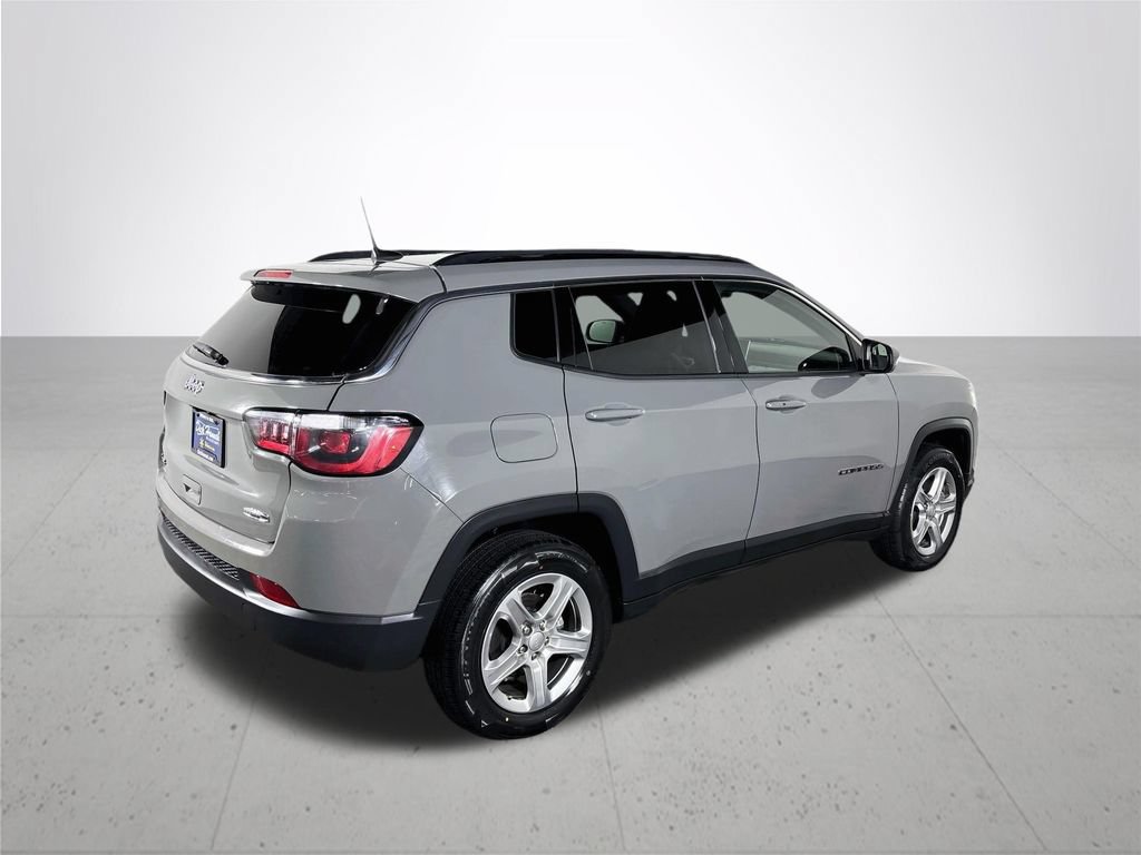 Used 2023 Jeep Compass Latitude w/ Convenience Group AWD/4WD image 6