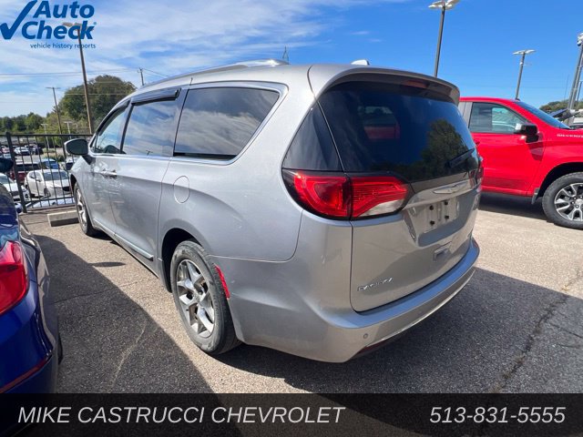 Used 2017 Chrysler Pacifica Limited FWD image 4