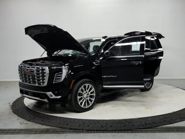 Used 2025 GMC Yukon Denali AWD/4WD image 12