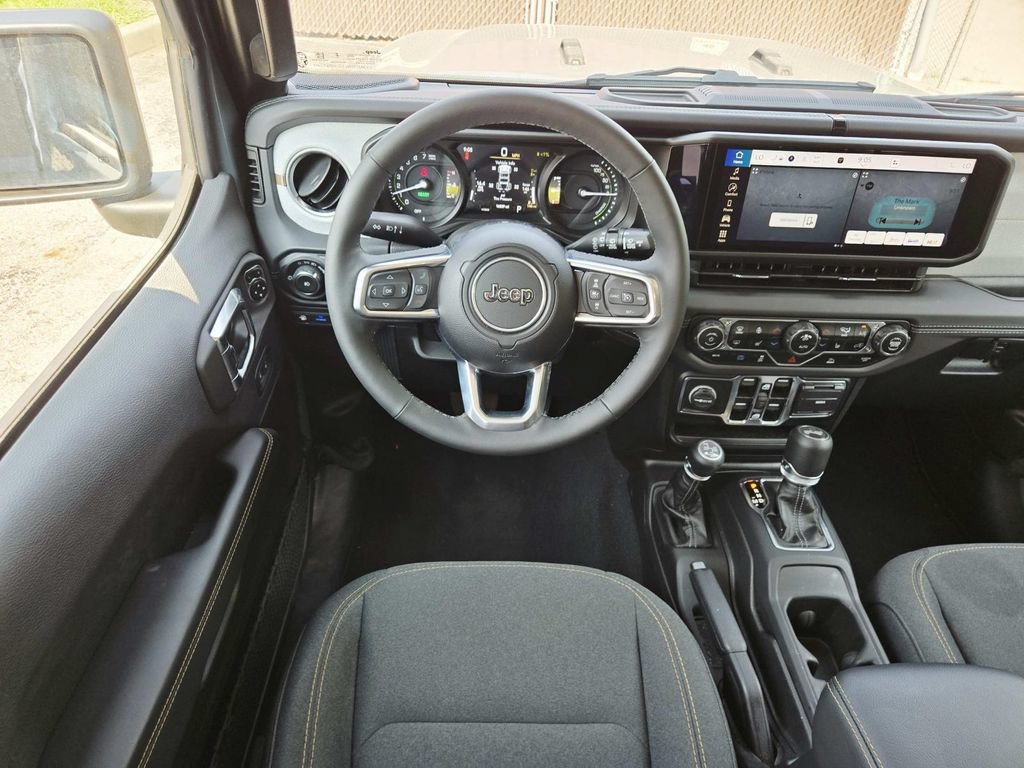 Certified 2025 Jeep Wrangler Unlimited Sahara AWD/4WD image 10
