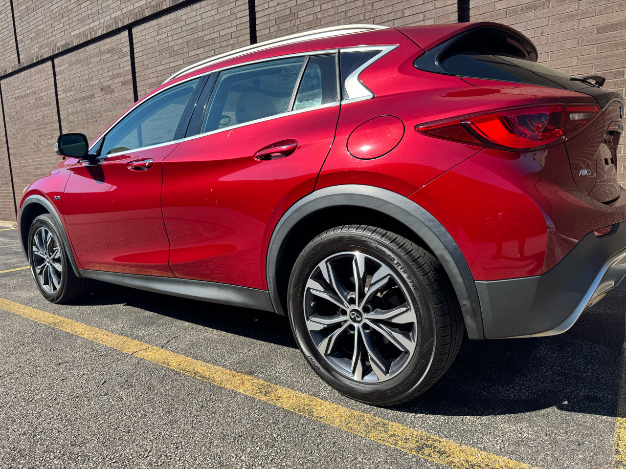 Used 2018 INFINITI QX30 Premium w/ Navigation Package image 32