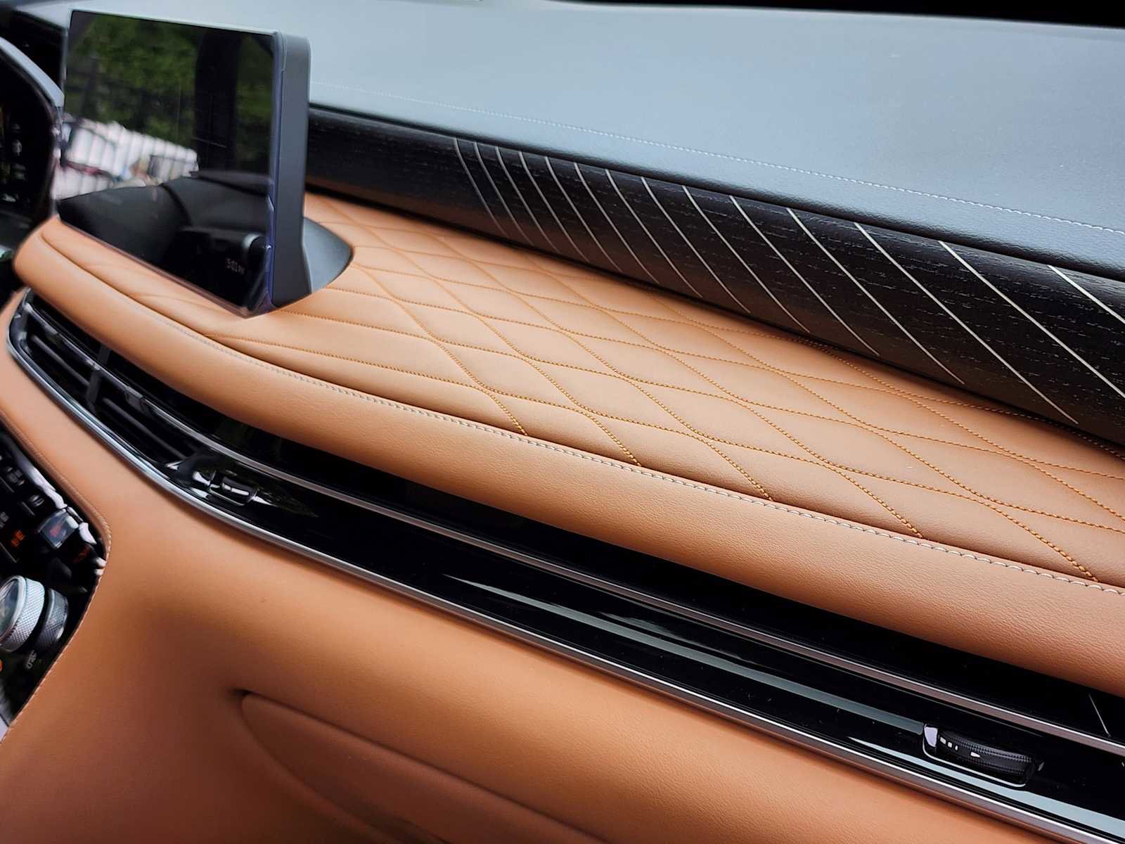 New 2026 INFINITI QX60 Autograph w/ Dark Cargo Package image 10