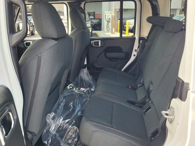Used 2026 Jeep Gladiator Sport AWD/4WD image 15