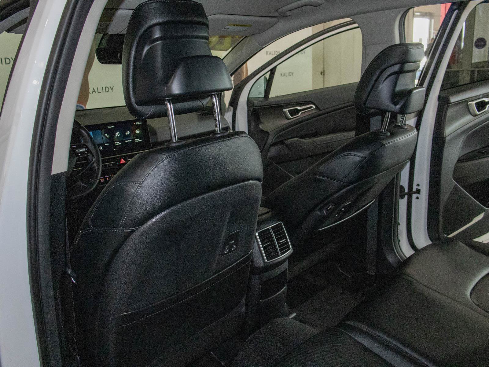 Used 2026 Kia Sportage EX FWD image 9