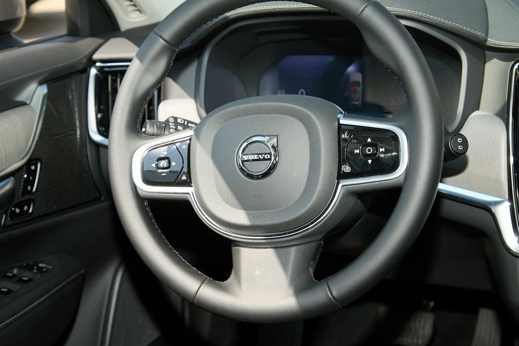 New 2026 Volvo V90 B6 Cross Country Ultra w/ Climate Package image 24