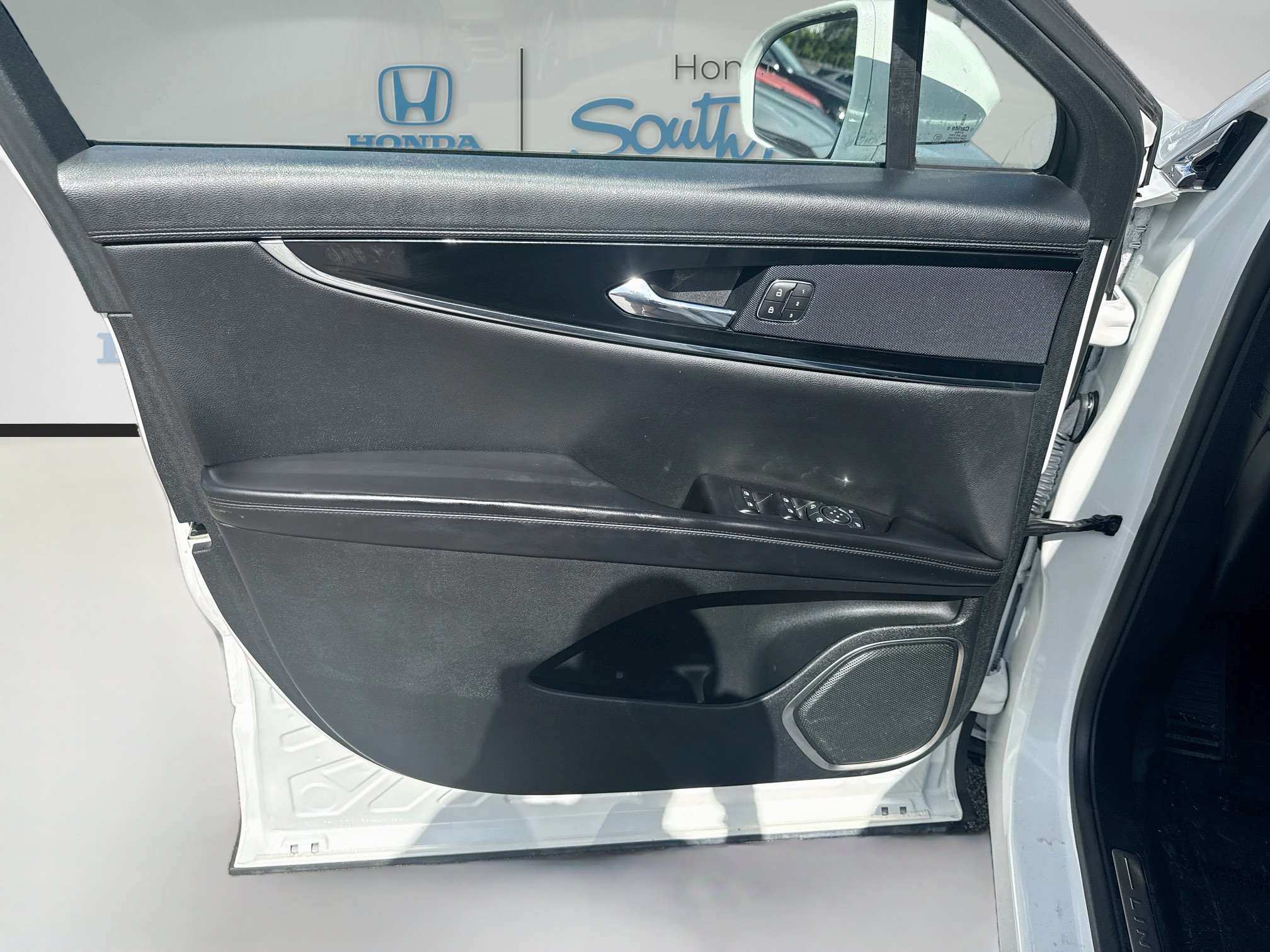 Used 2023 Lincoln Nautilus AWD w/ Premium Package image 19