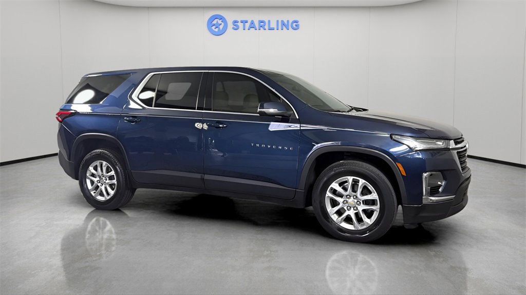 Used 2023 Chevrolet Traverse LS w/ Safety Package image 4