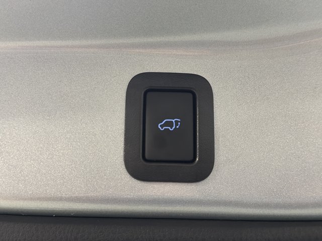 Used 2019 Toyota Highlander Limited w/ Protection Package #3 AWD/4WD image 13
