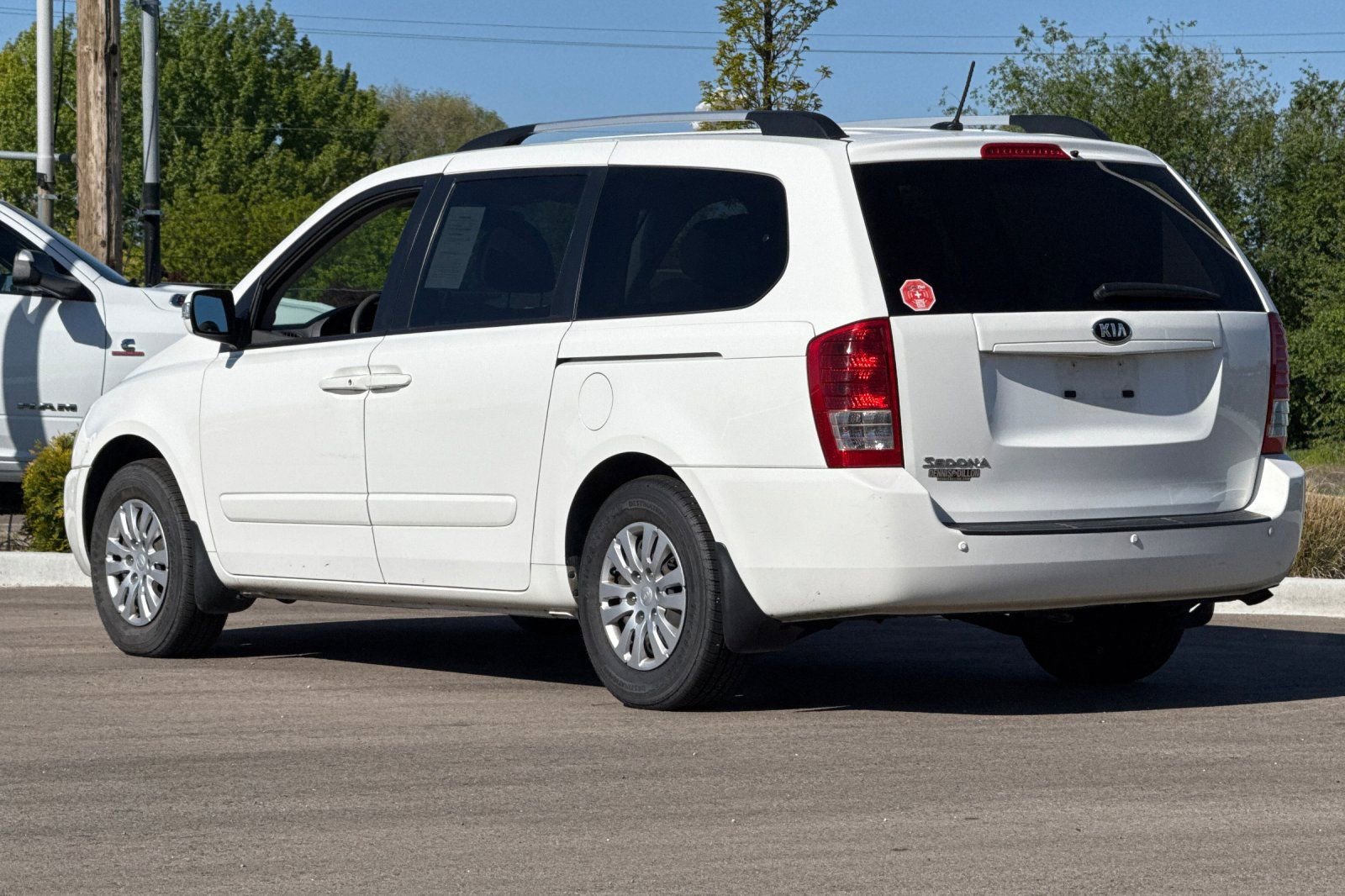 Used 2014 Kia Sedona LX FWD image 6
