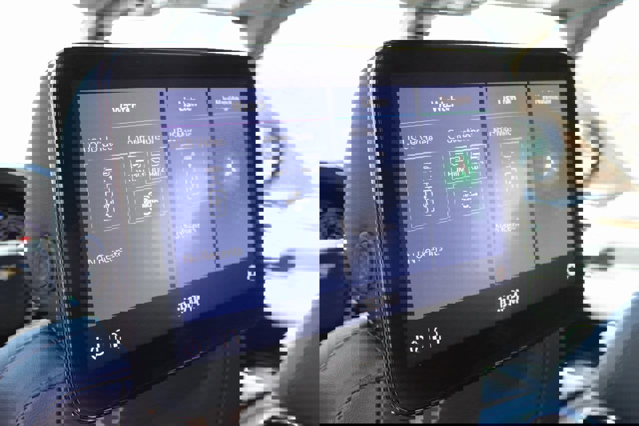 Used 2021 Chevrolet Tahoe Premier w/ Premium Package image 21