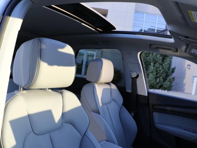Used 2023 Audi Q5 e Prestige w/ Prestige Package AWD/4WD image 10