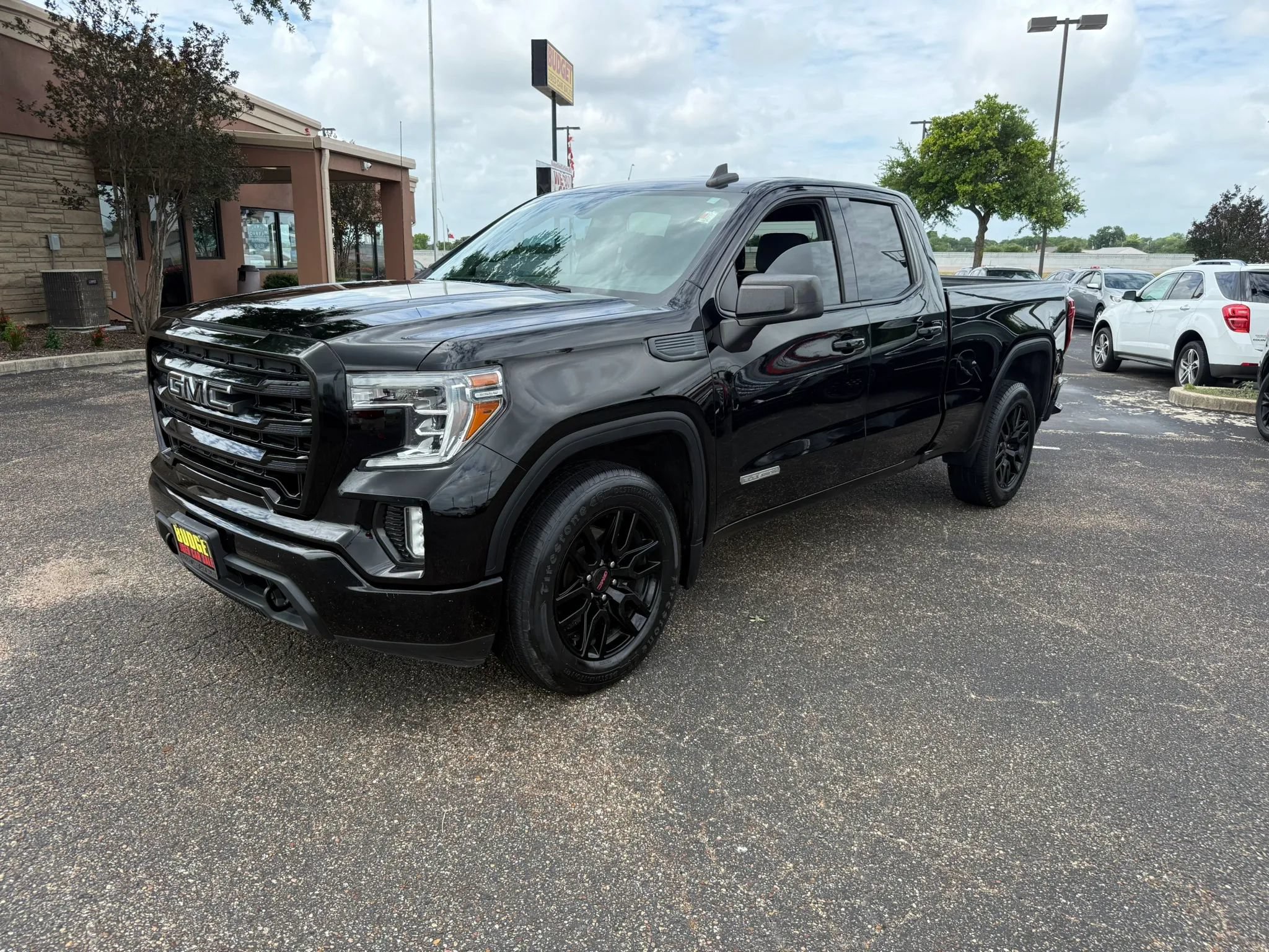 Used 2020 GMC Sierra 1500 Elevation w/ Elevation Value Package RWD image 1