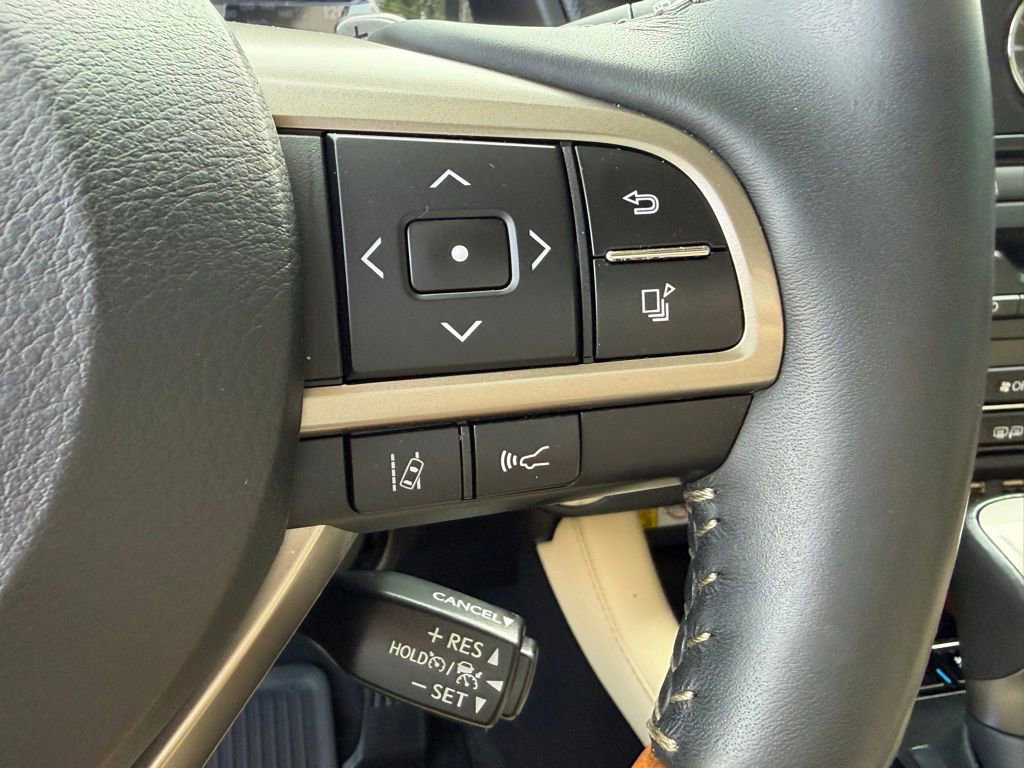 Used 2022 Lexus RX 450h AWD w/ Premium Package image 22
