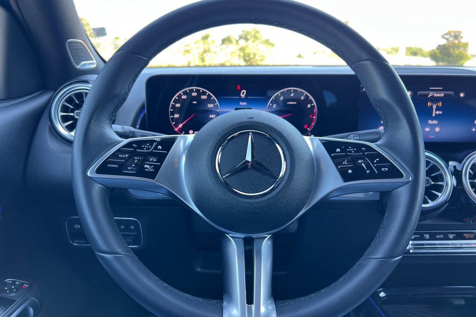 Certified 2024 Mercedes-Benz GLB 250 4MATIC image 27