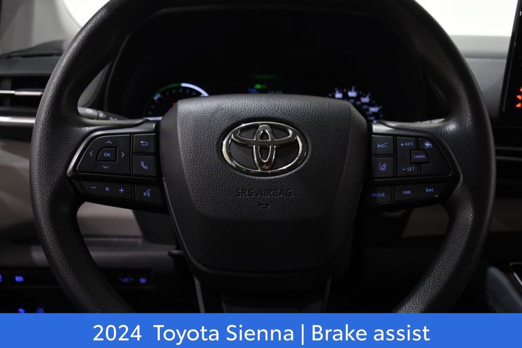 Used 2024 Toyota Sienna LE FWD image 11