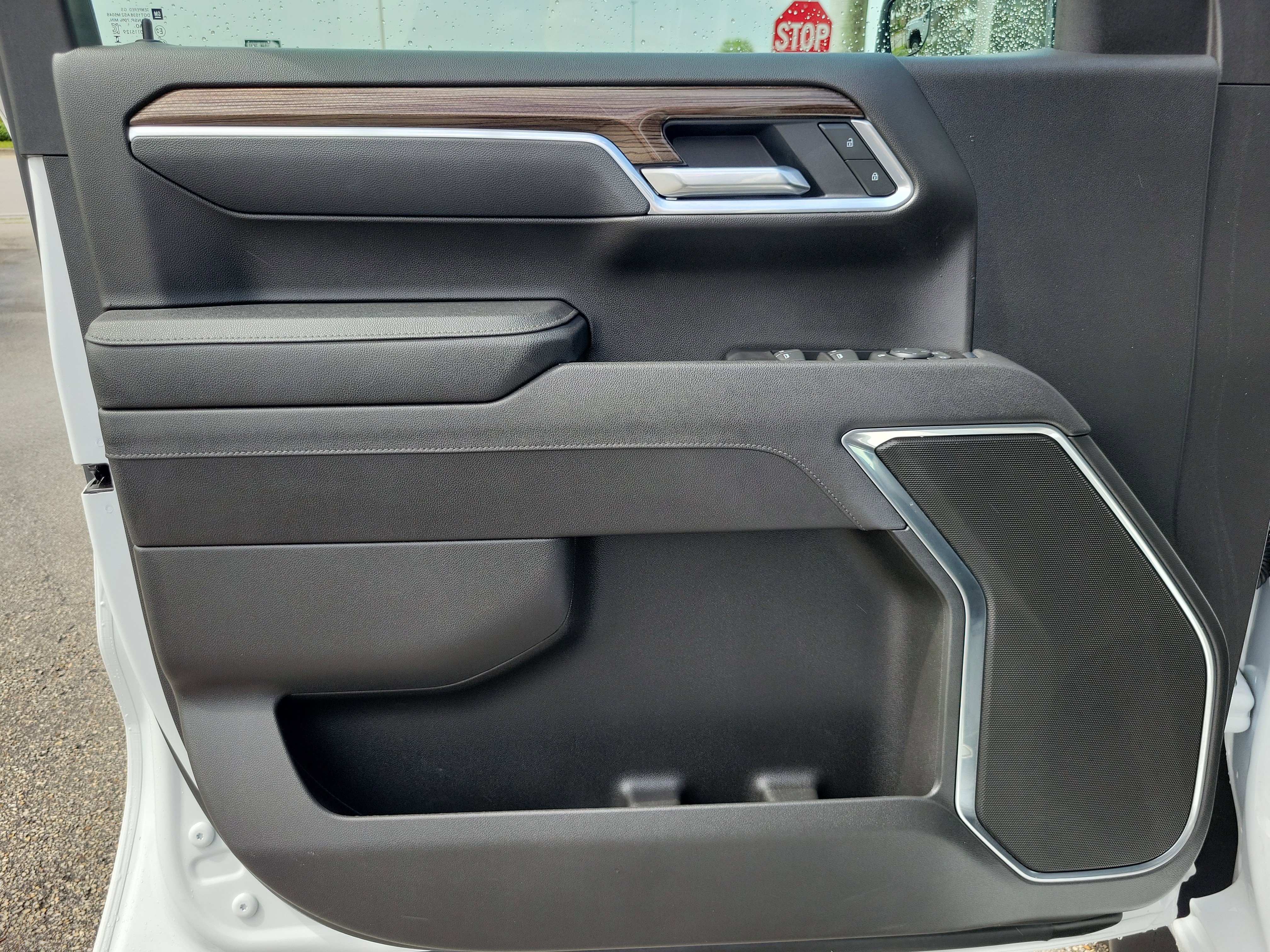 Used 2025 Chevrolet Silverado 1500 LT RWD image 22