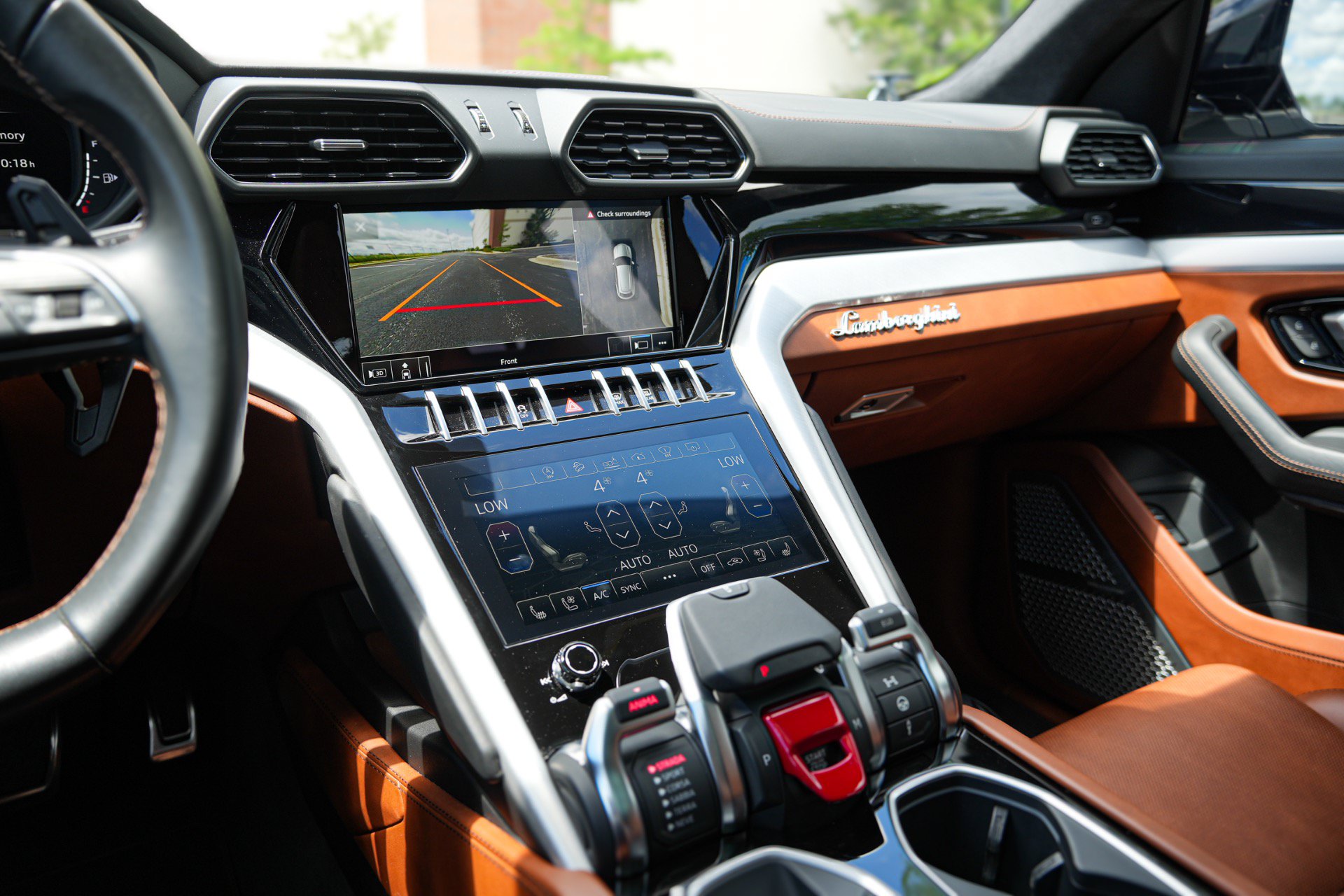 Used 2020 Lamborghini Urus AWD/4WD image 22