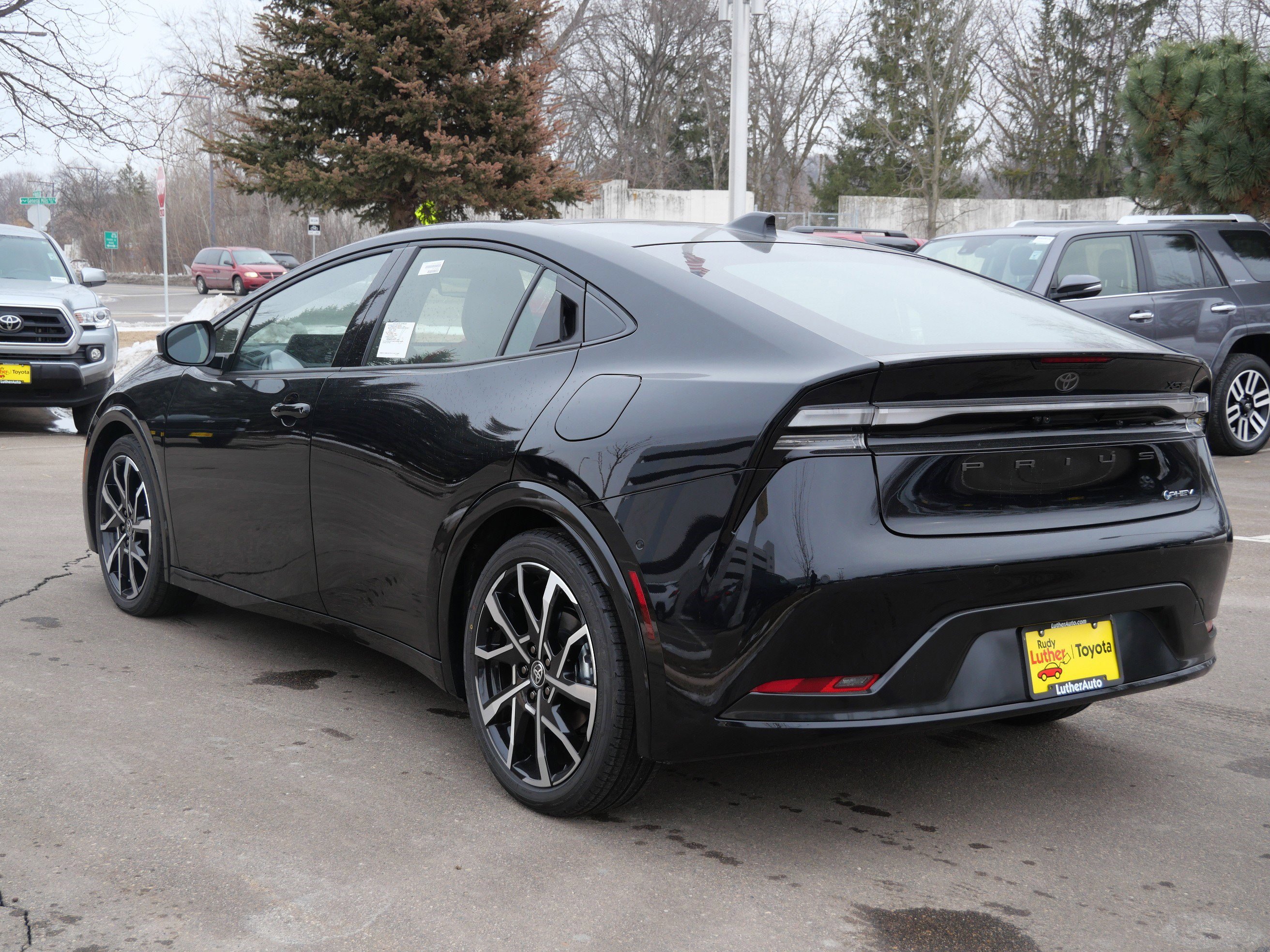 New 2026 Toyota Prius Plug-In Hybrid FWD image 3