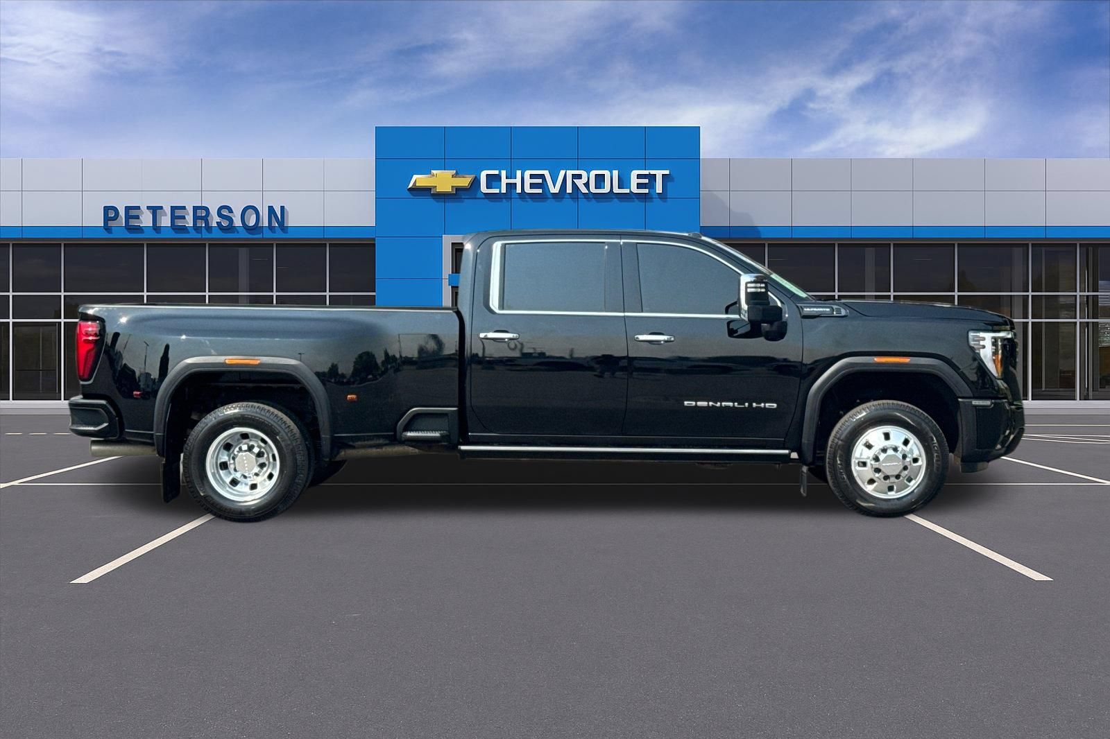 Certified 2025 GMC Sierra 3500 Denali Ultimate AWD/4WD image 3