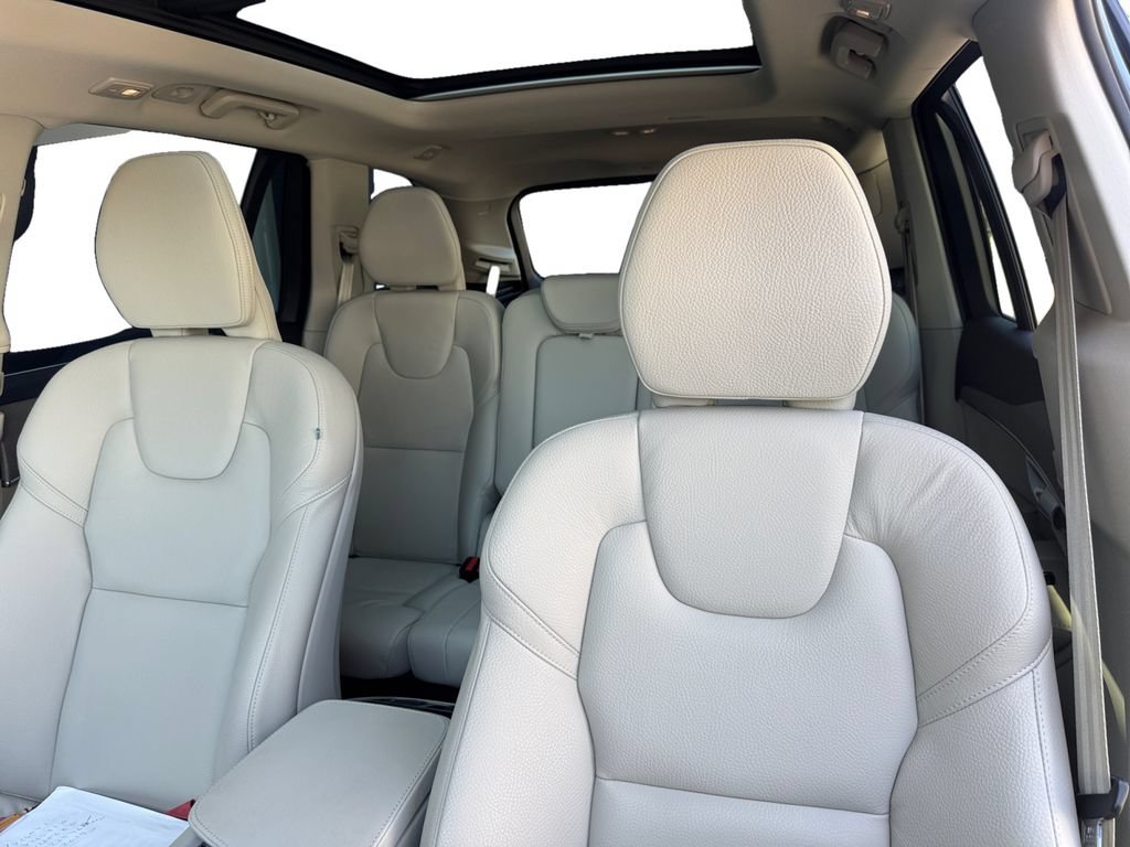 Certified 2025 Volvo XC90 B5 Plus w/ Protection Package Premier AWD/4WD image 22