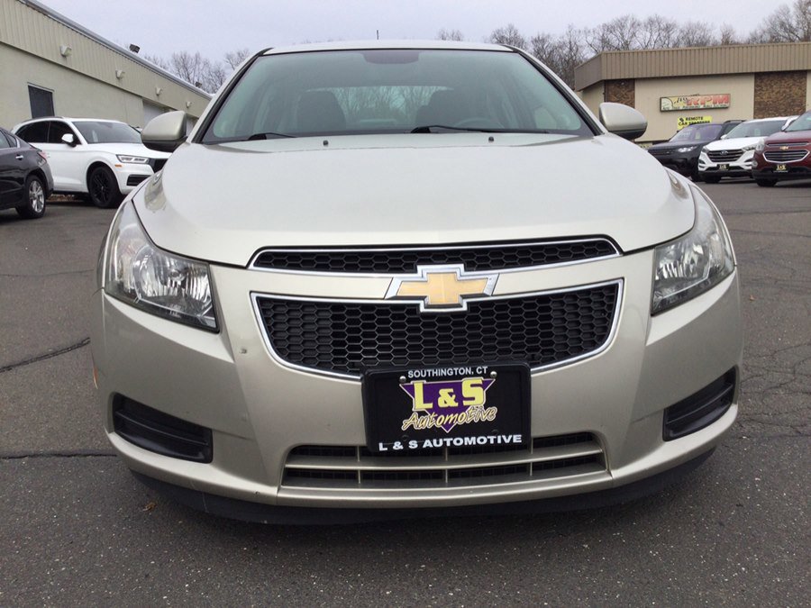 Used 2013 Chevrolet Cruze Eco w/ Enhanced Safety Package image 4