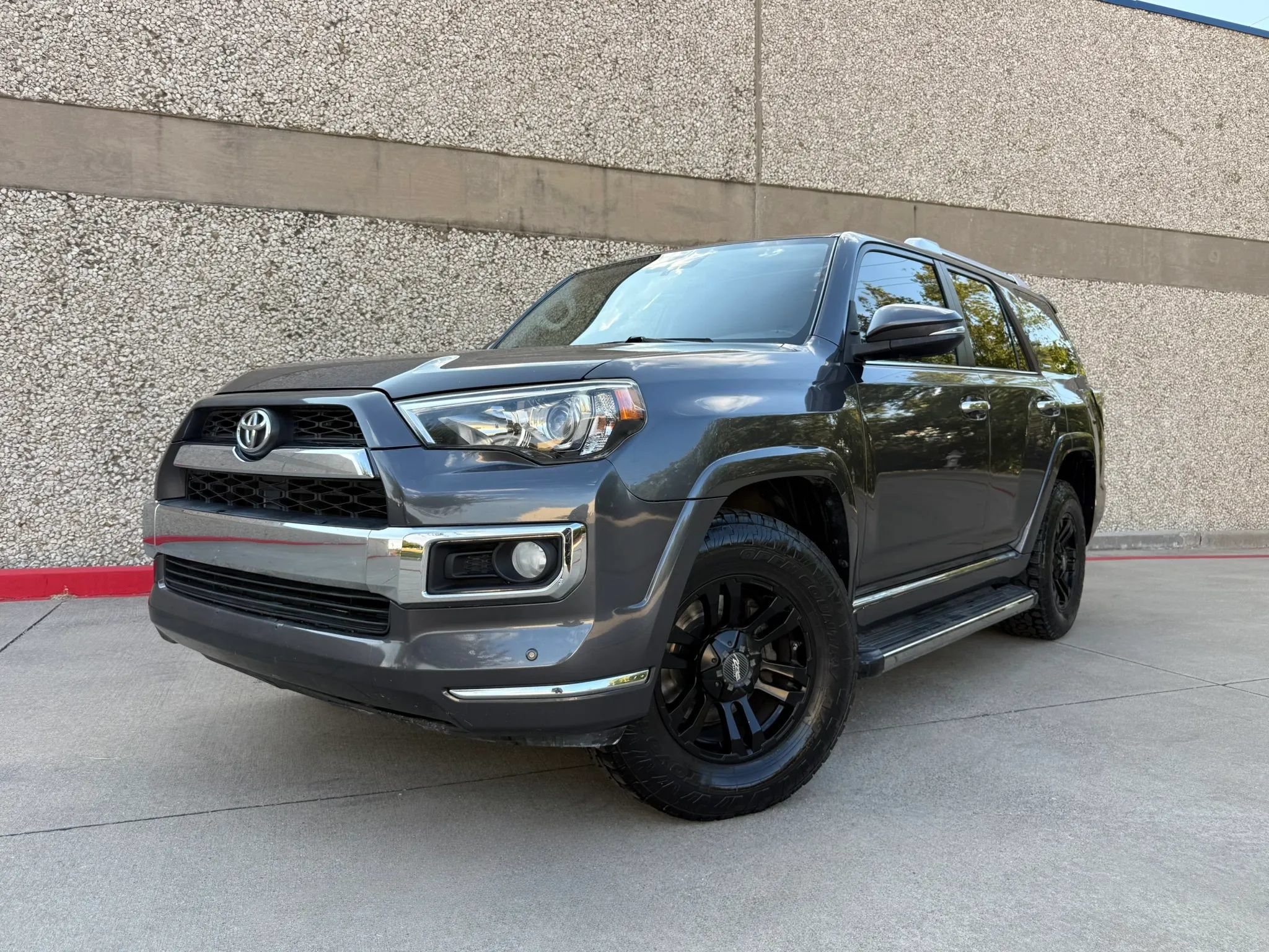 Used 2014 Toyota 4Runner Limited AWD/4WD image 18