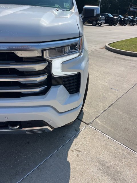 Used 2025 Chevrolet Silverado 1500 High Country w/ Technology Package image 17