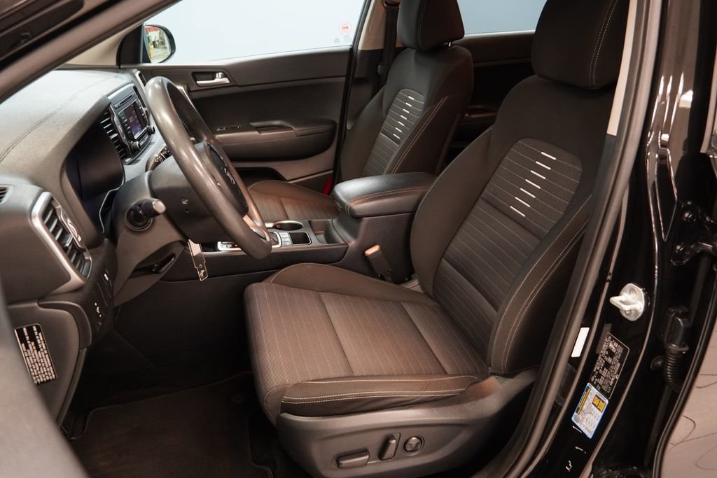 Used 2017 Kia Sportage LX w/ LX Popular Package image 3